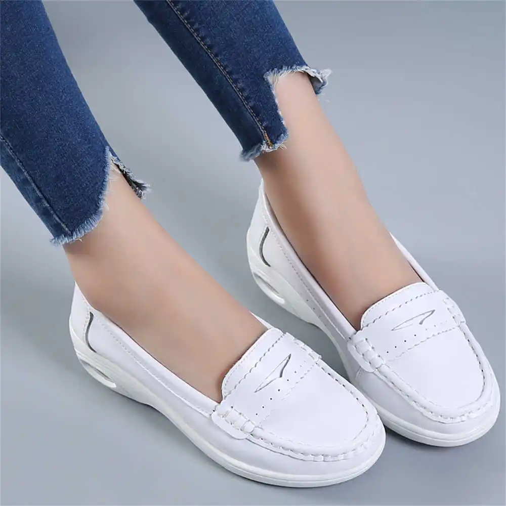 Thick Sole Slipon White Traine - Office Tech Guy のレビューと価格