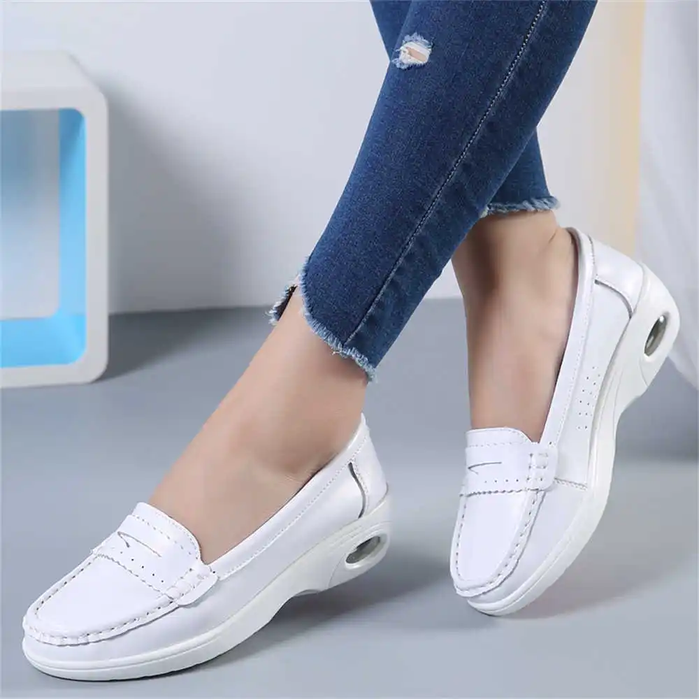 Thick Sole Slipon White Traine - Office Tech Guy のレビューと価格