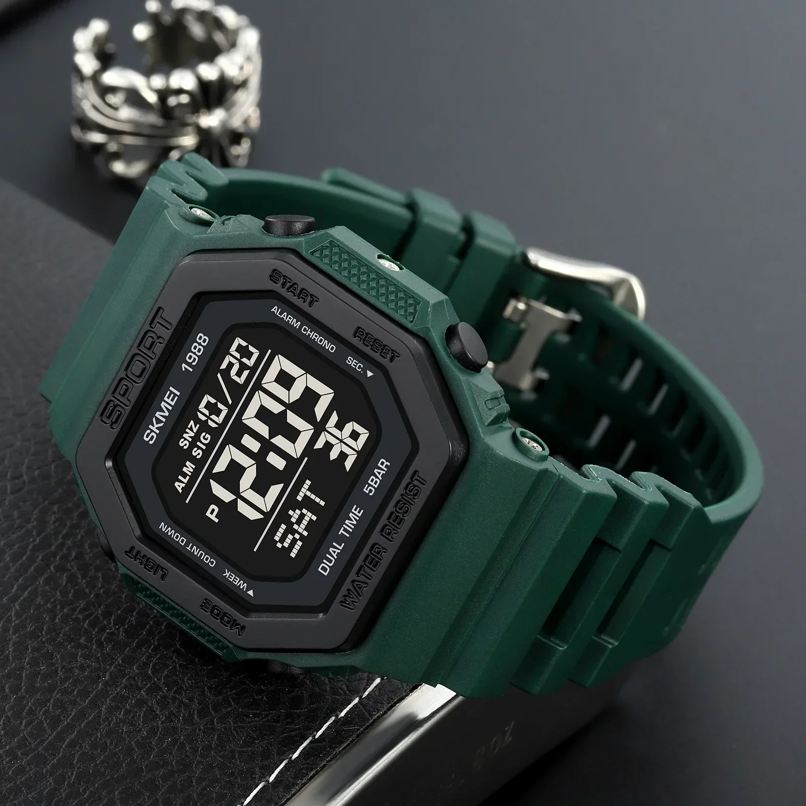 Skmei 1988 Men's Military Coun - Digital Timer Countdown のレビューと価格