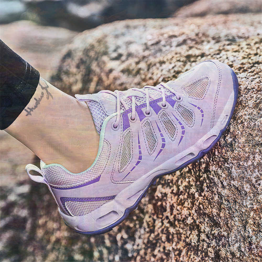 Sumer Round Tip Silver Sneaker - Office Tech Guy のレビューと価格